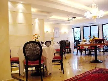 Western Embassy 4* Atene